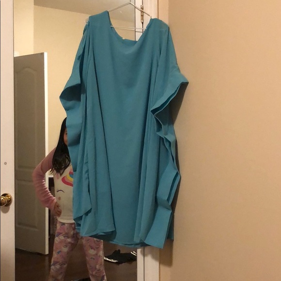 Clothes - Picture 5 of 8